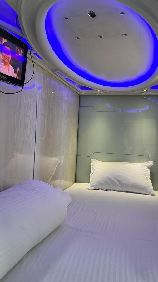 Astropods Hotel Мумбай Екстериор снимка